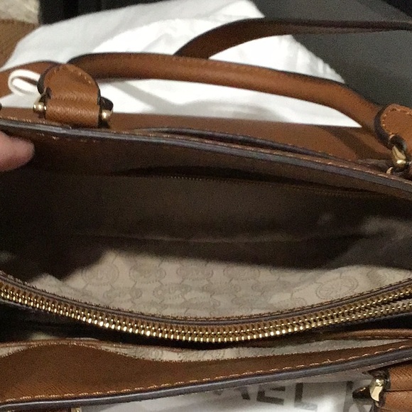 Michael Kors, brown Crossbody bag - Picture 2 of 8